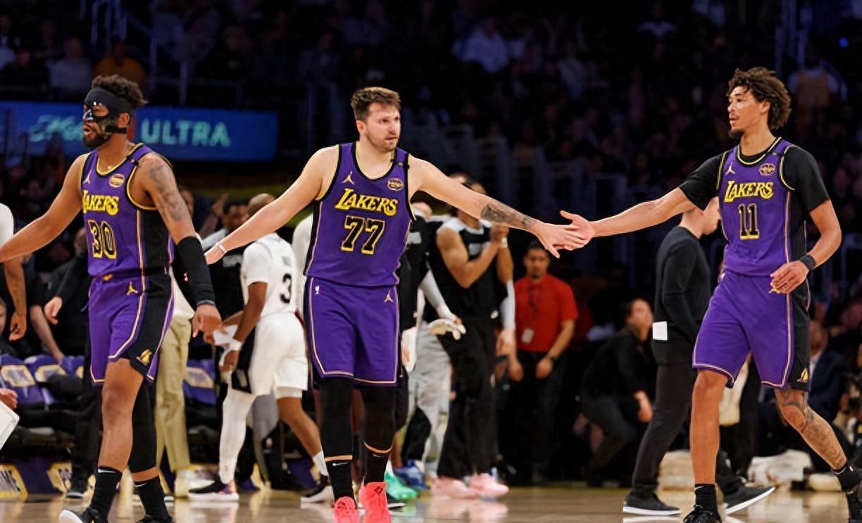 关于NBA季后赛转会期再迎强敌;波特兰开拓者手感冰凉;主帅态度:气氛紧张;训练强度明显提升的信息 关于NBA季后赛转会期再迎强敌;波特兰开拓者手感冰凉;主帅态度:气氛紧张;训练强度明显提升的信息